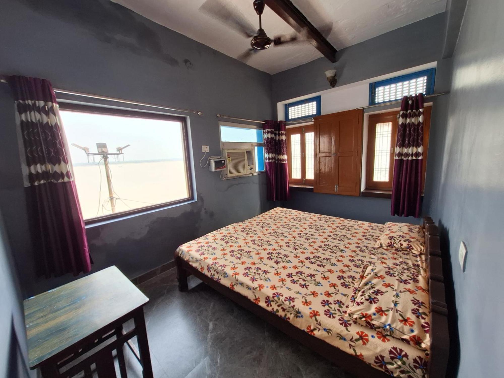 Vishnu Rest House Varanasi Esterno foto
