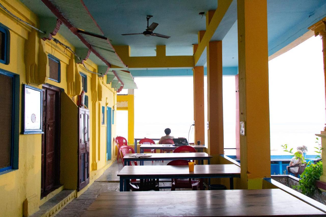 Vishnu Rest House Varanasi Esterno foto
